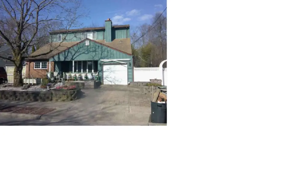 250 Lakeshore Blvd