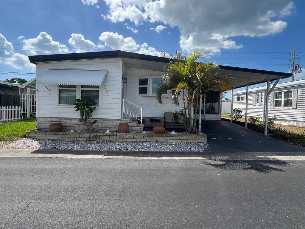 57 Royal Palm Cir