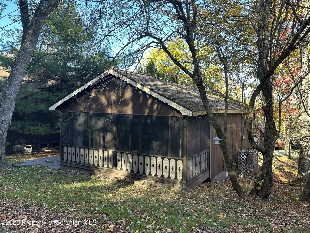 65 Fall Lane Ln