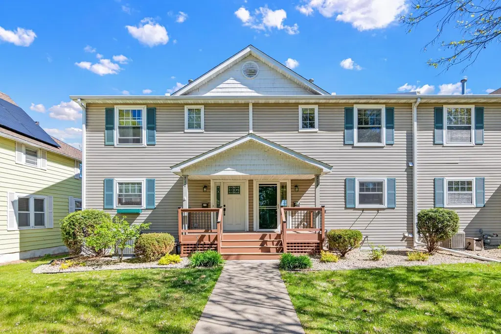 712 Stewart Ave