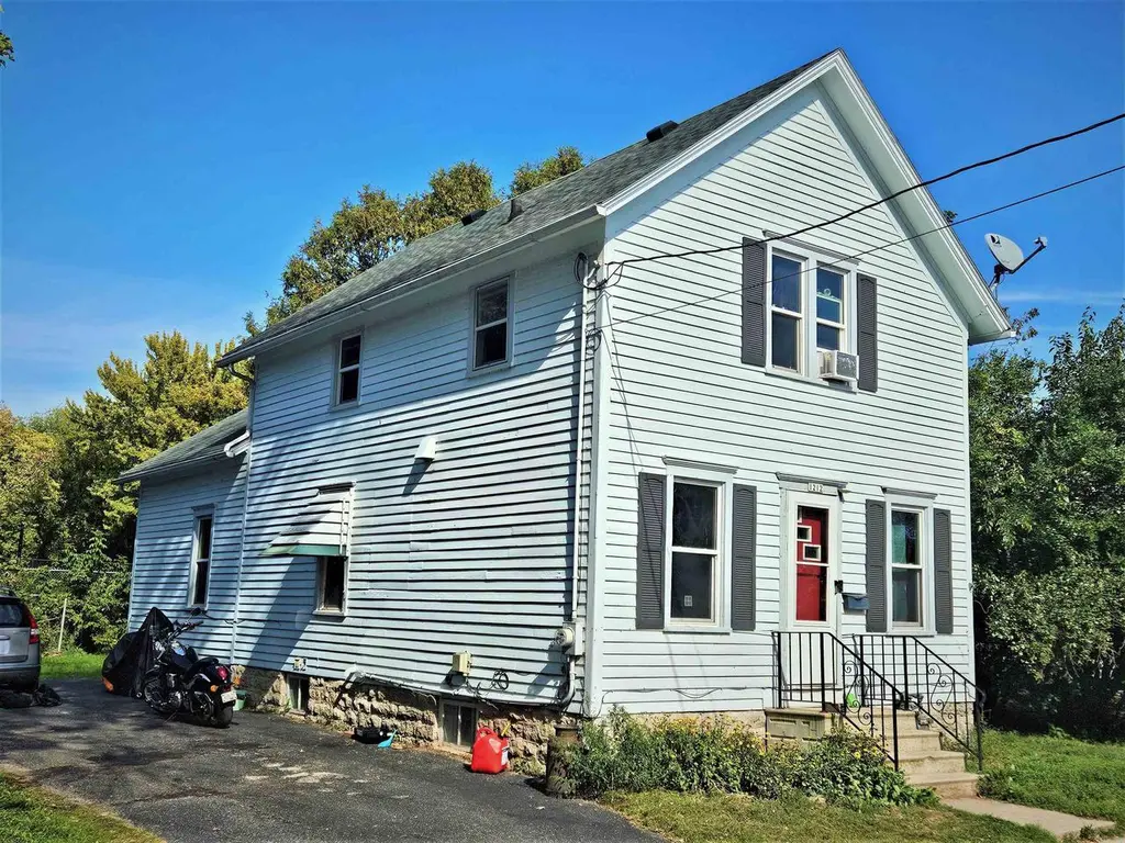 1212 Carr Pl