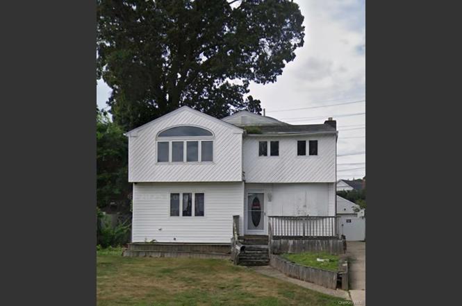 2434 Martin Ave