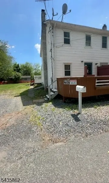 1004 Railroad Ave