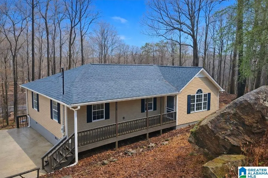 1047 Poplar Trl