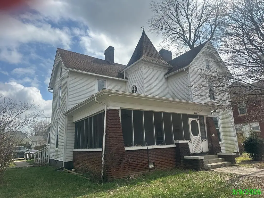 1800 S Virginia St