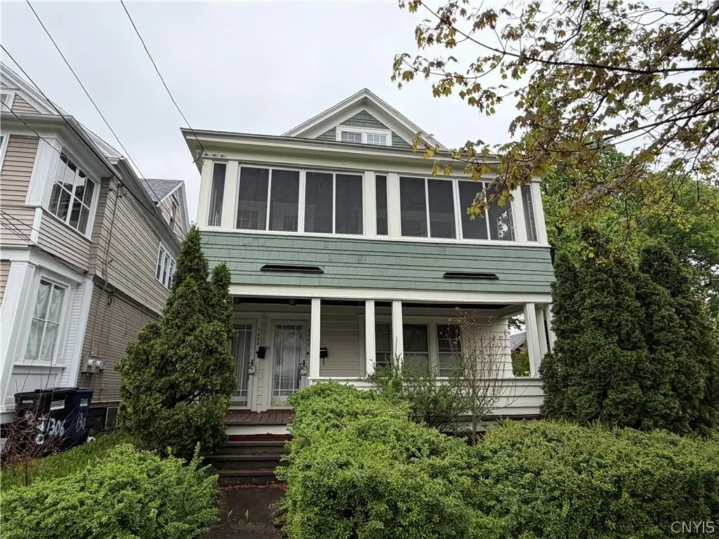 1300-1302 Oak St