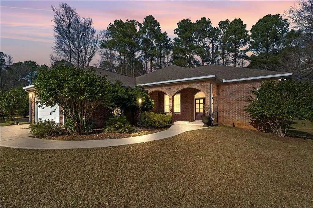 196 Lakeridge Dr