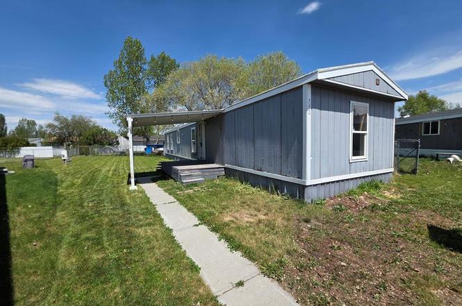 742 Lupine Cir