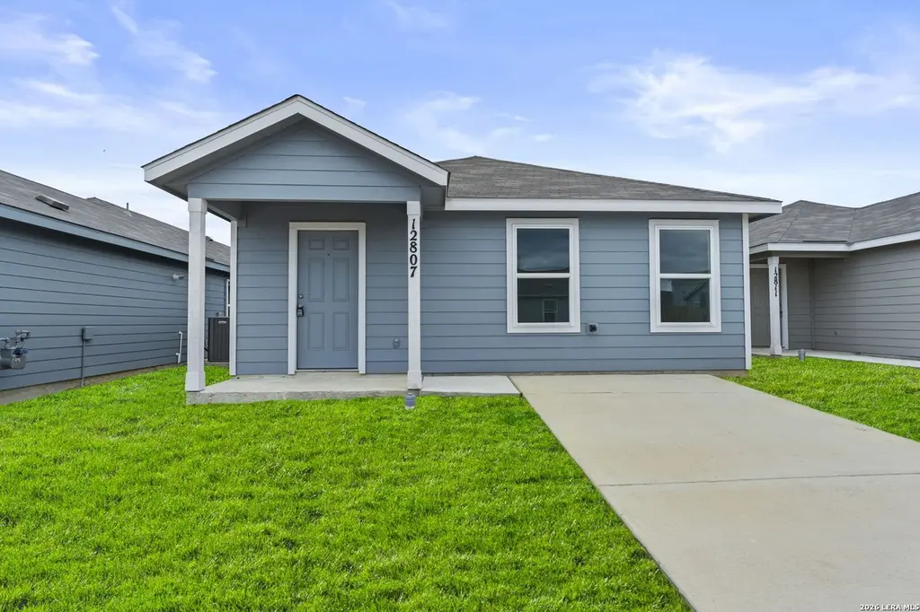 12807 Kathleen St