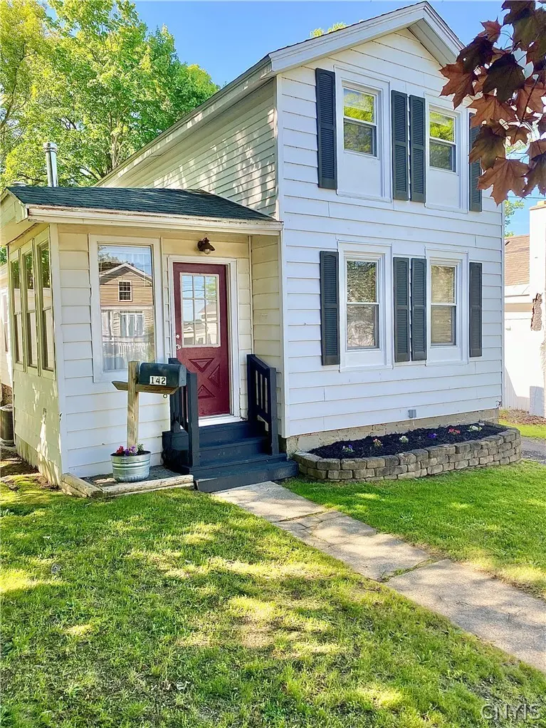142 E Oneida St