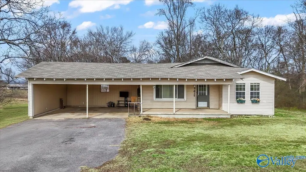 5825 Bluff Rd
