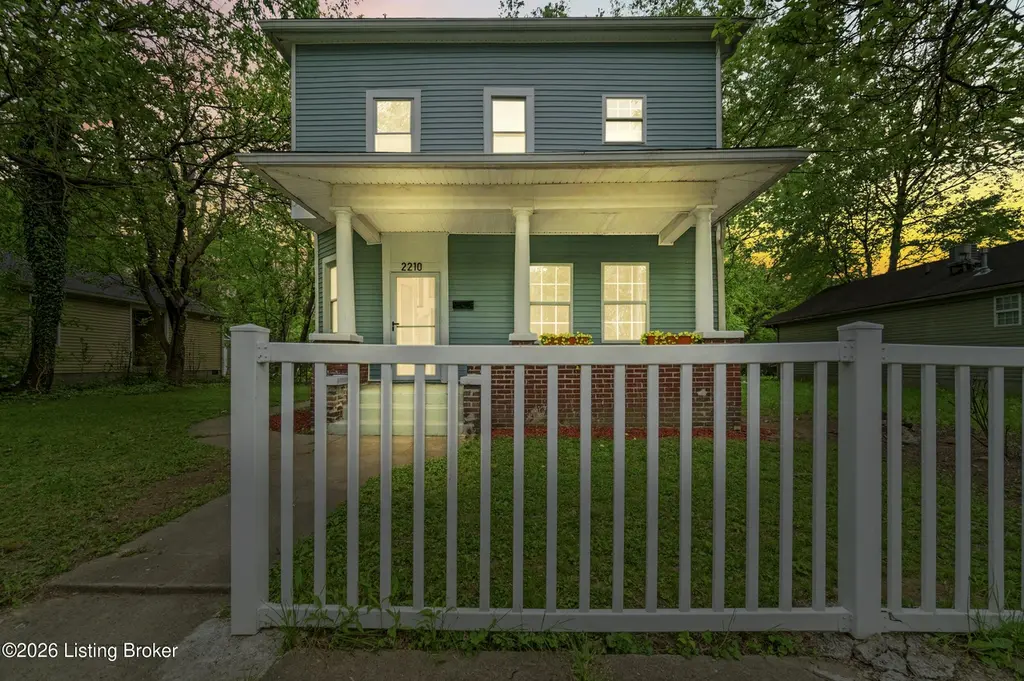 2210 W Burnett Ave