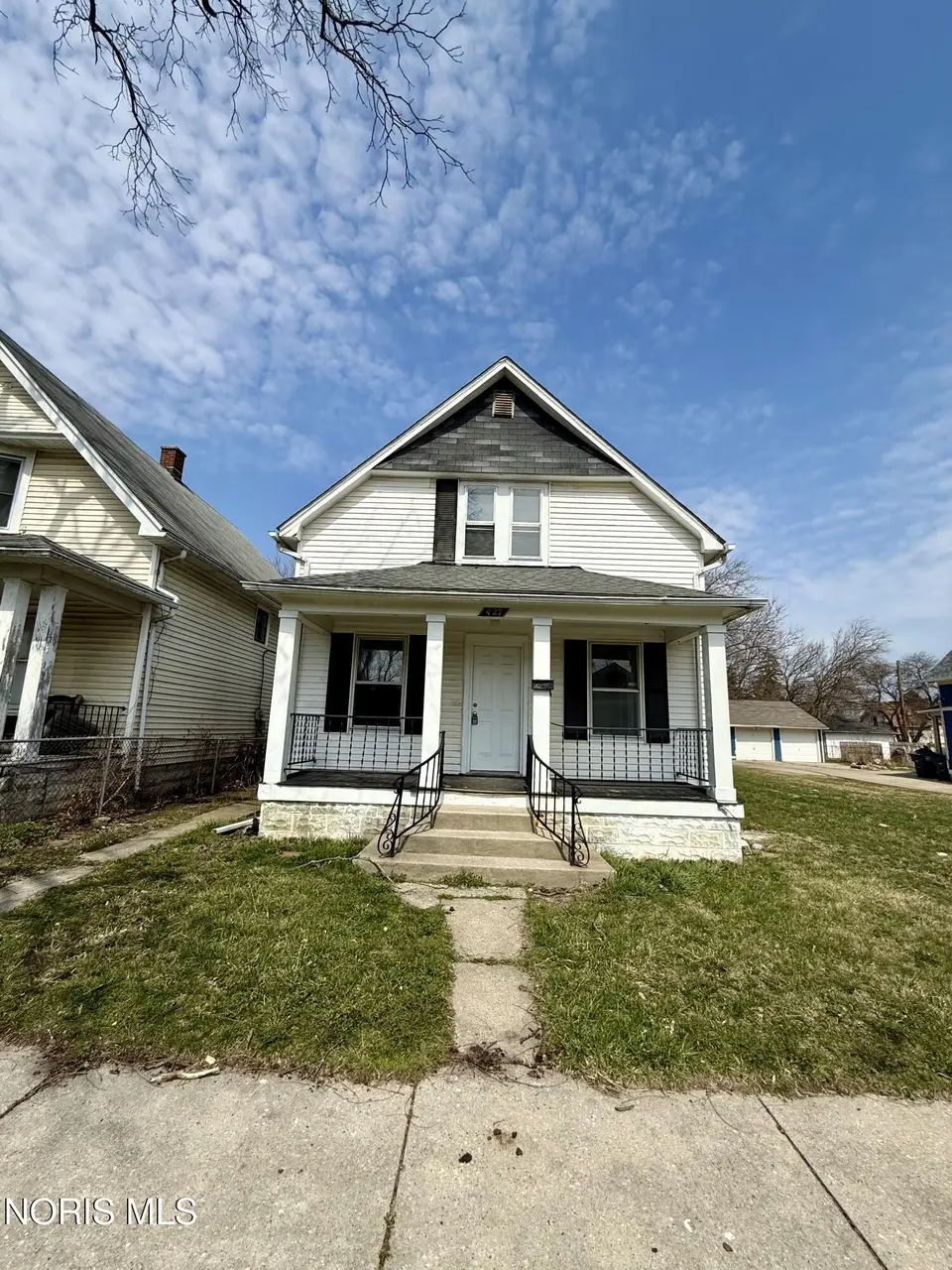 427 Everett St