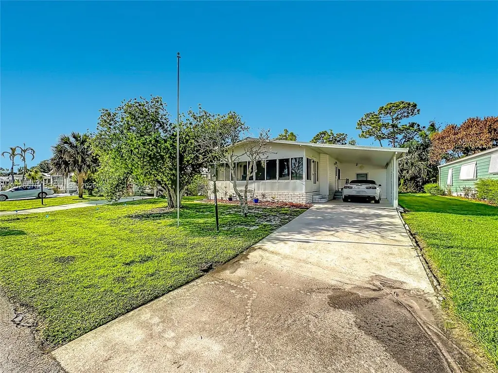 8227 Cinnamon Ln