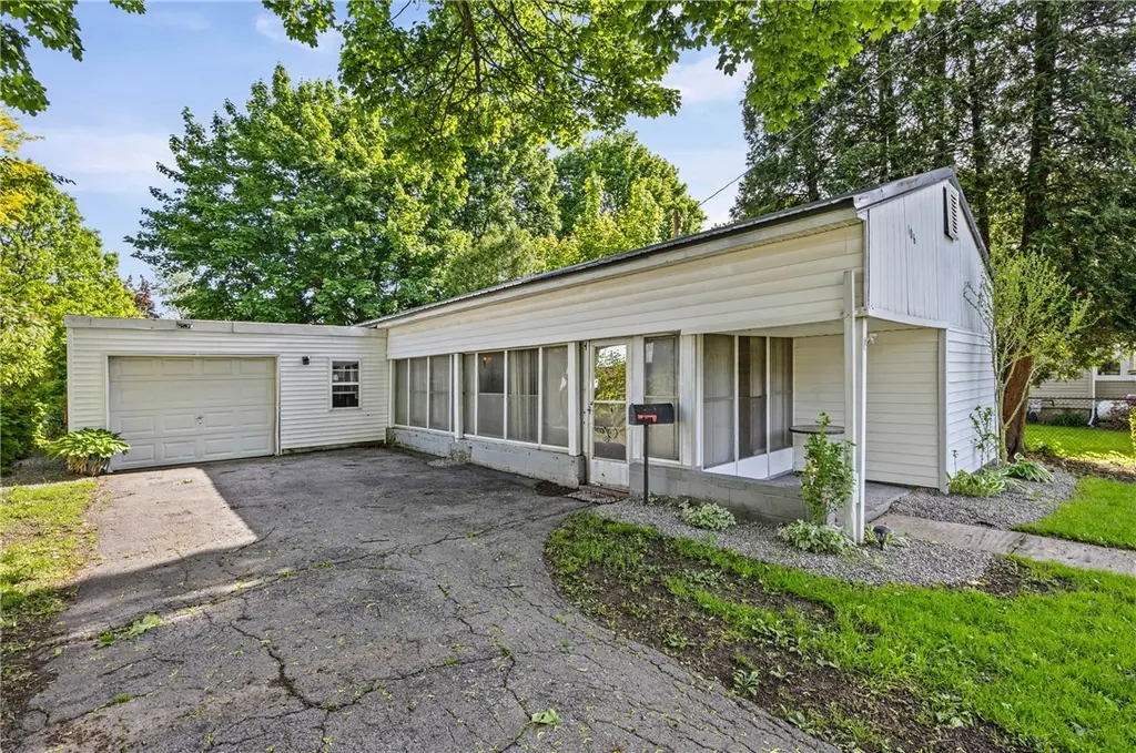106 Stuerwald Ave