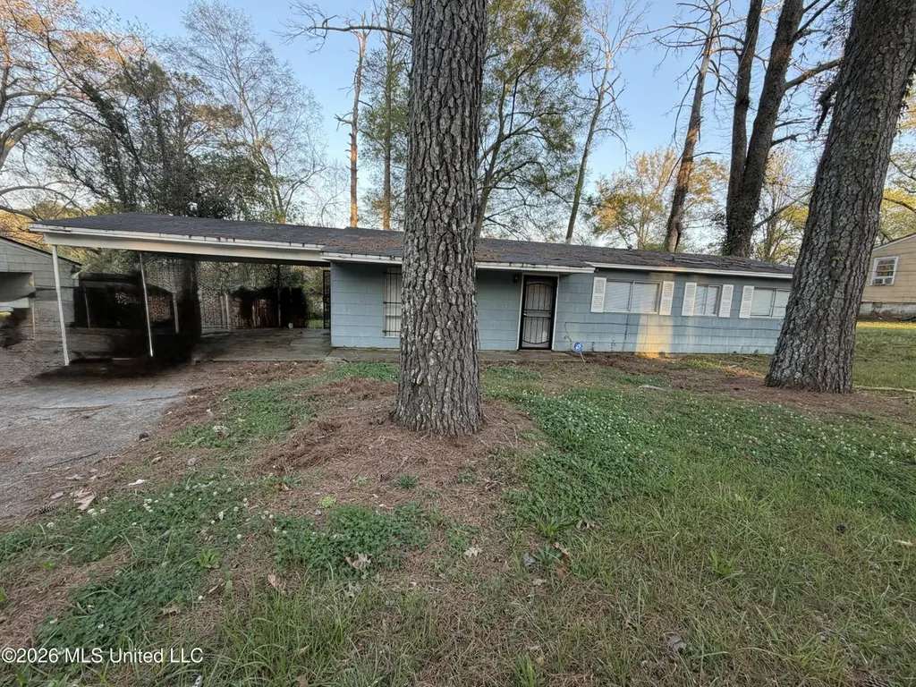 2716 Woodside Dr