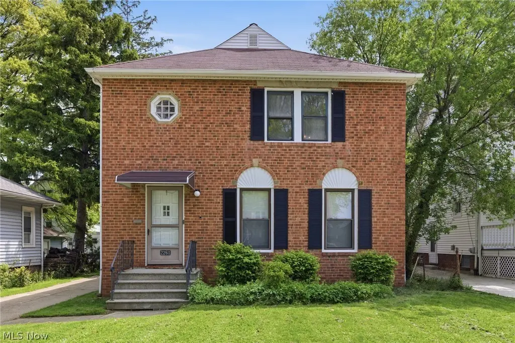 2261 Warren Rd