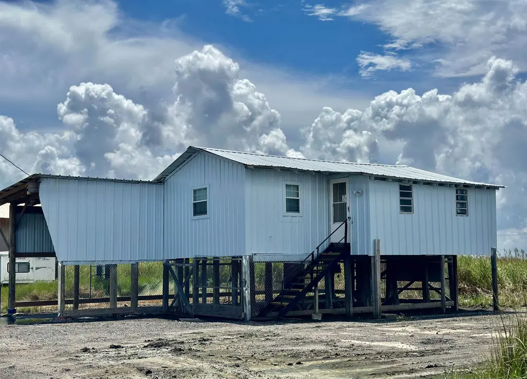 1058 Four Point Rd