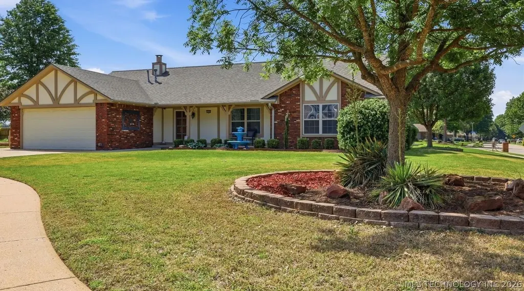 1405 W Yuma Cir