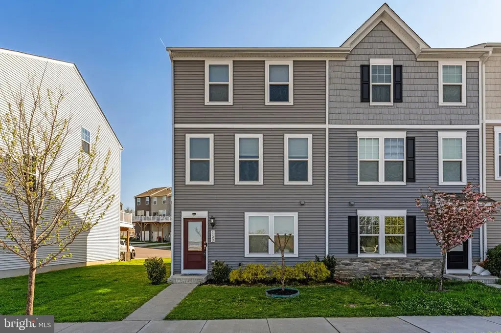 159 Presidents Pointe Ave