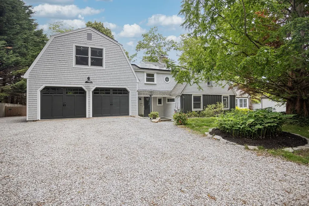 30 Standish Rd