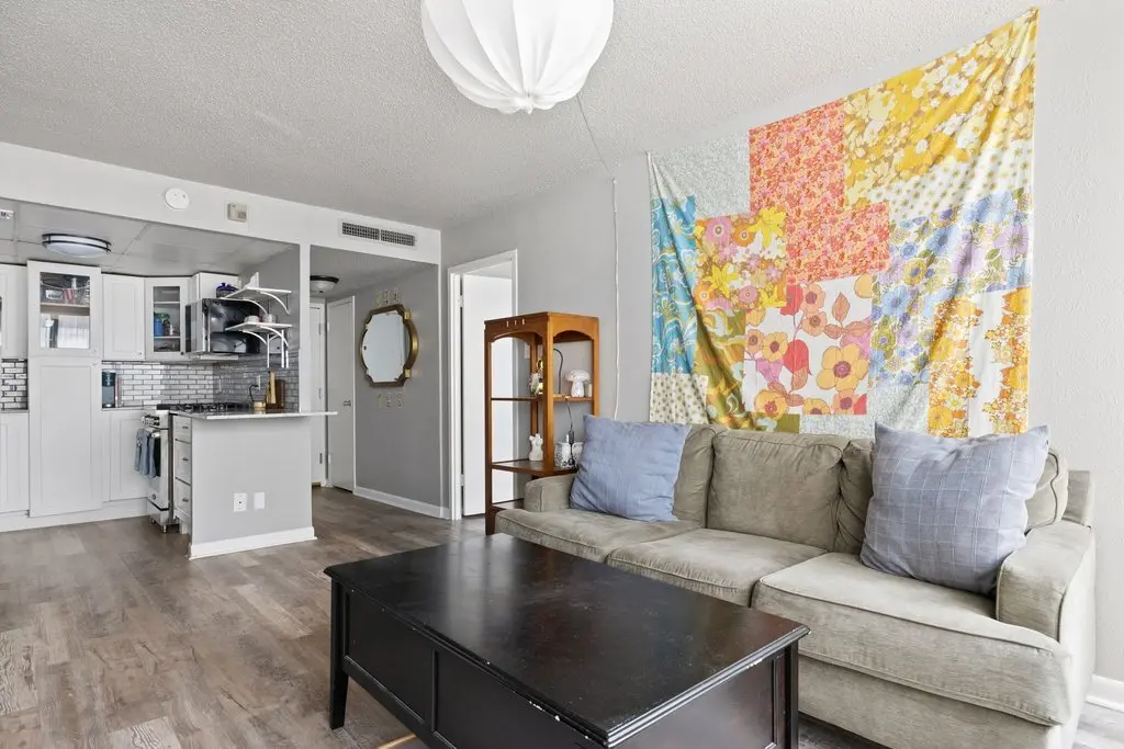 1800 Lavaca St #207