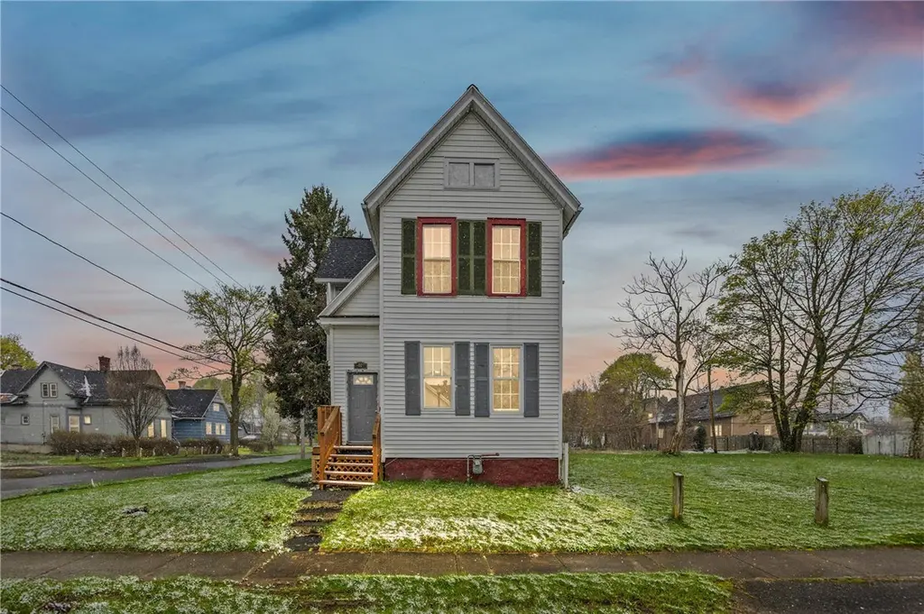 33 Laforce St