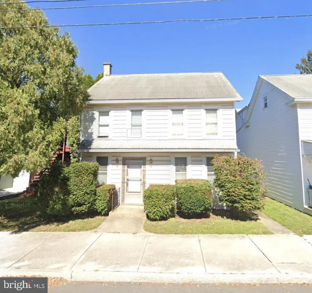 318 W High St