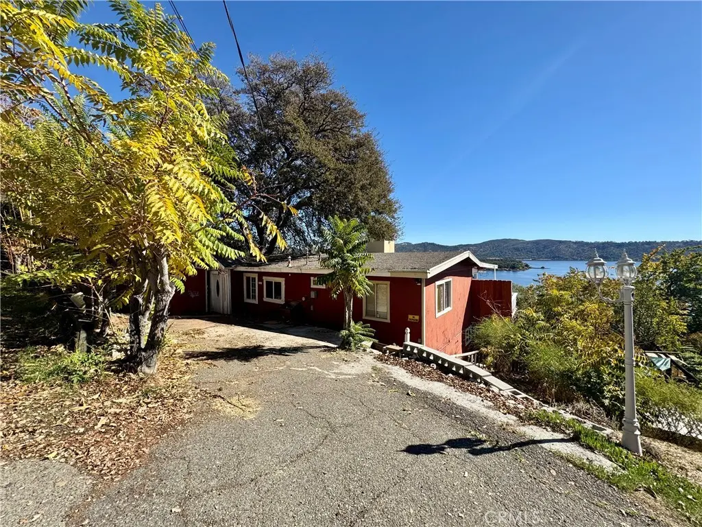 11633 Lakeview Dr