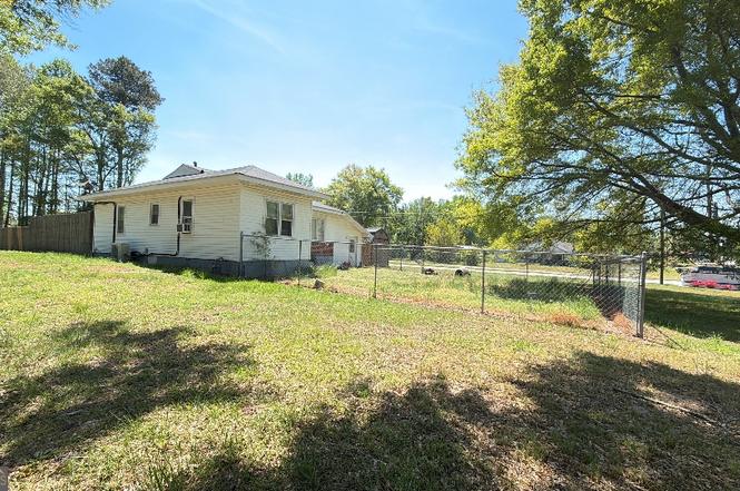1279 Dallas Hwy