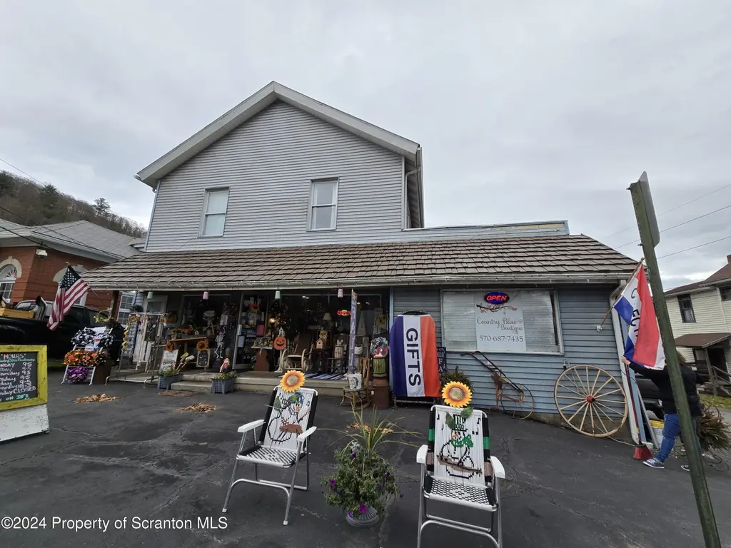 118 Main St