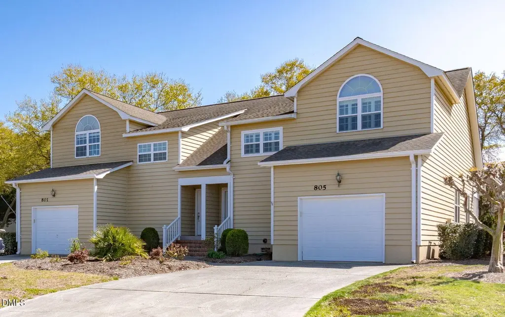 805 Sloop Pointe Ln