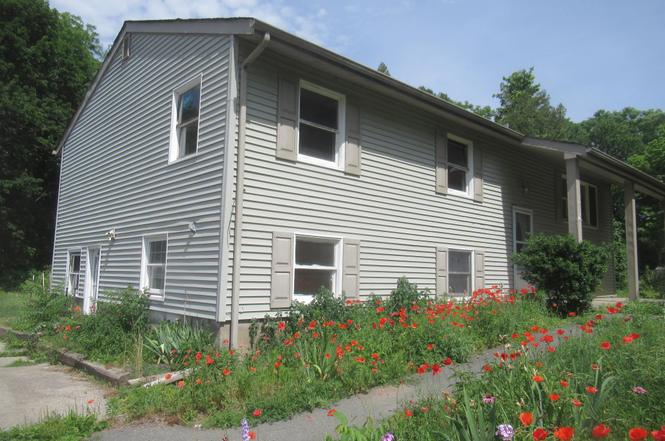 11 Myrtle Ave