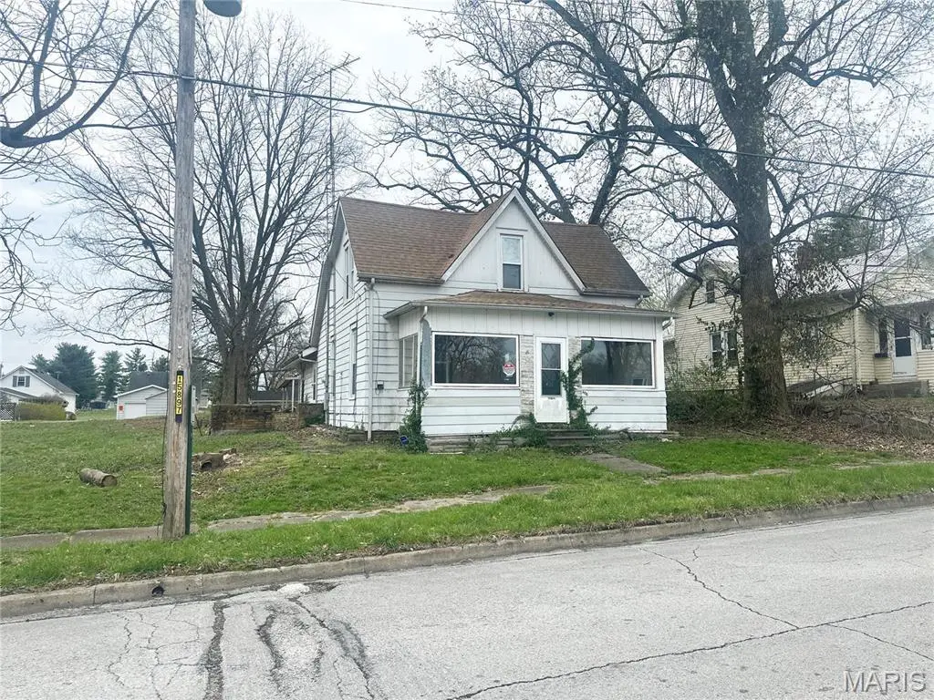 408 E Main St