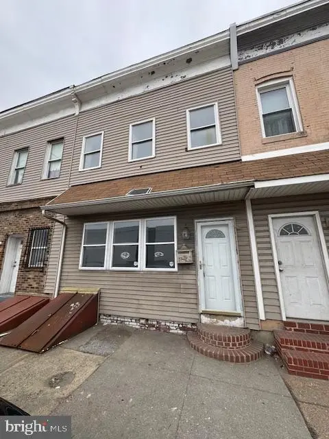 4620 Curtis Ave