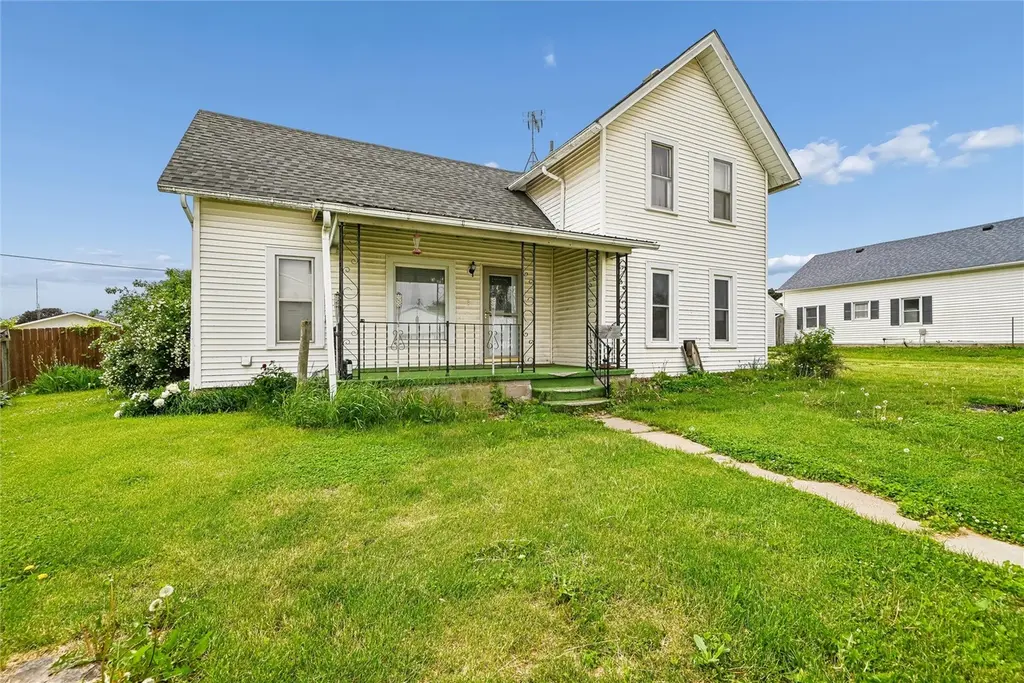 203 S Main St