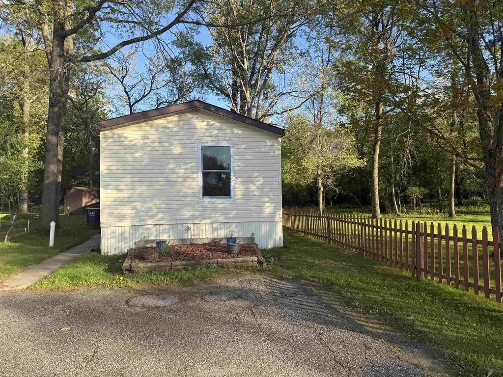 8 Old Buck Ct