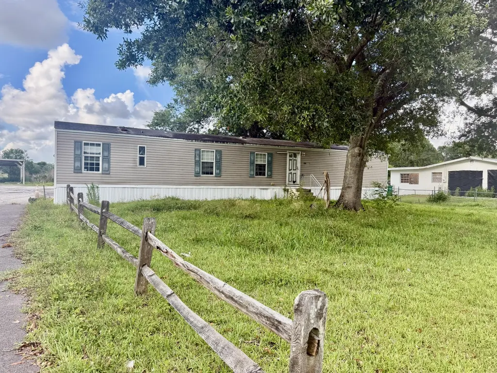 1071 NW 39th Cir