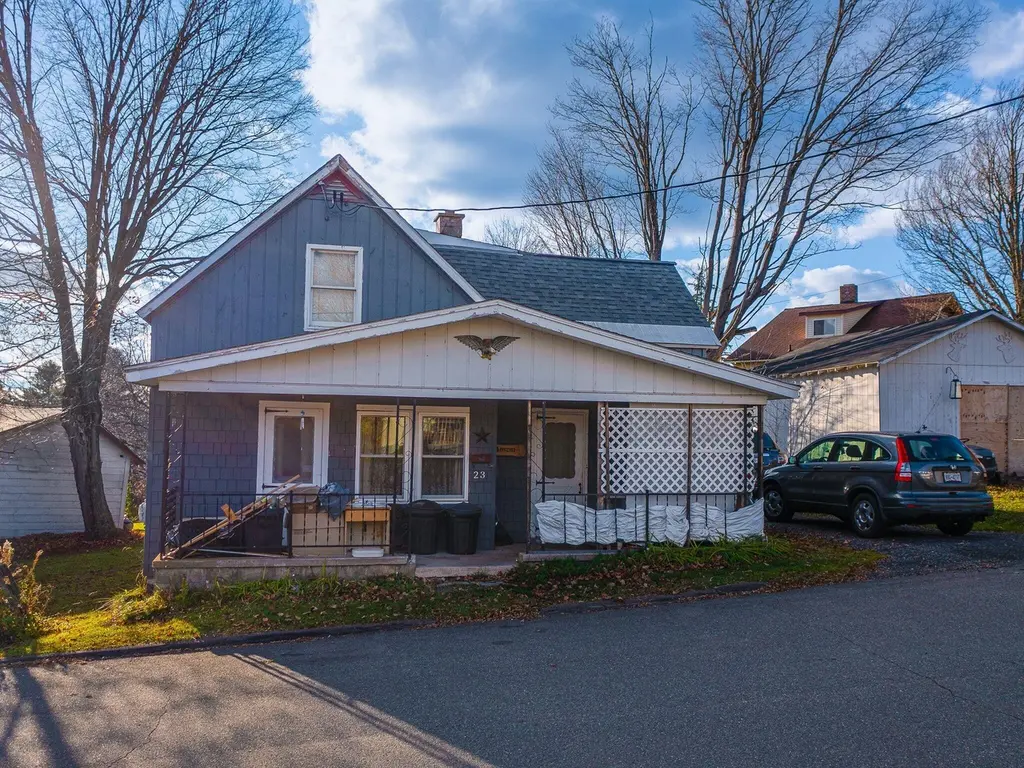 23 Front St