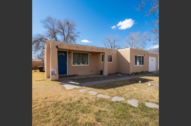 1809 Snow Dr