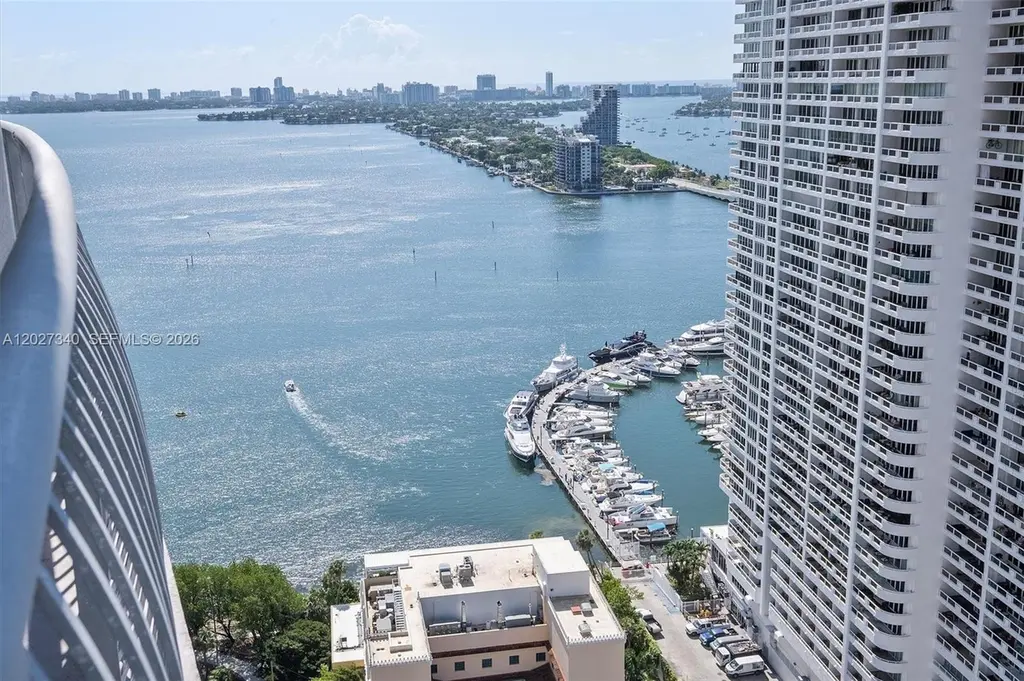 1750 N Bayshore Dr #3106