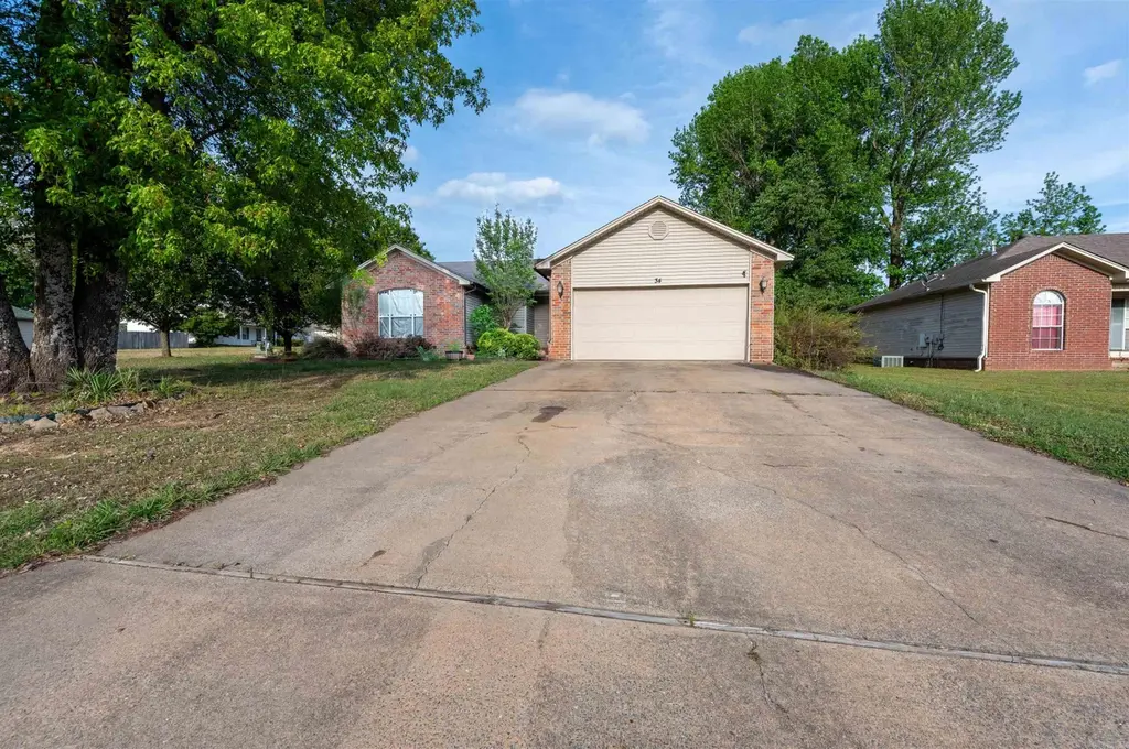 34 Magnolia Dr