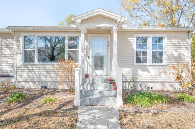 108 Oglethorpe Blvd