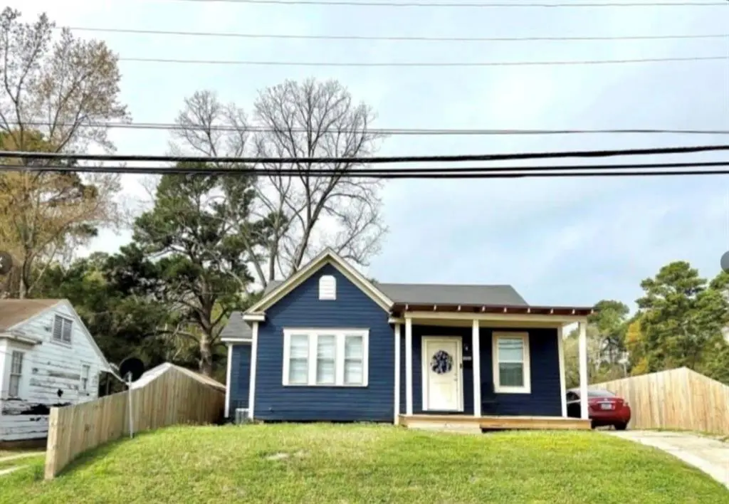 2812 Elm St