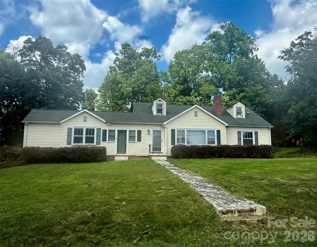 303 Cavin Ave