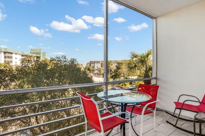 4770 NW 21st St #305