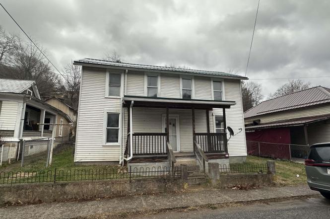 318 Broad St