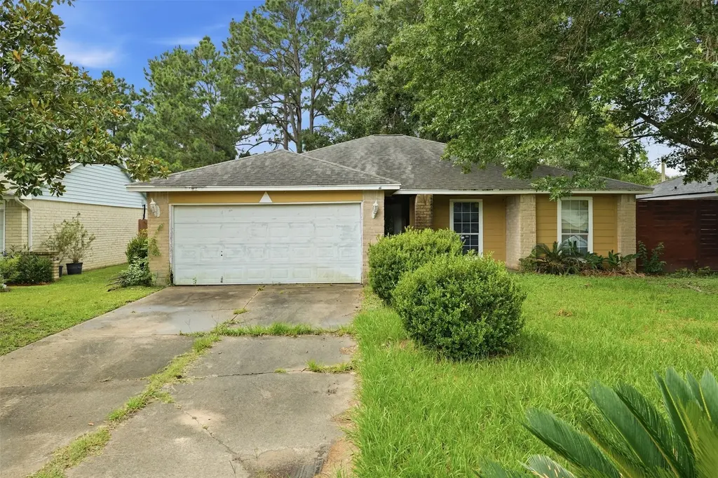 13811 Flagstone Dr