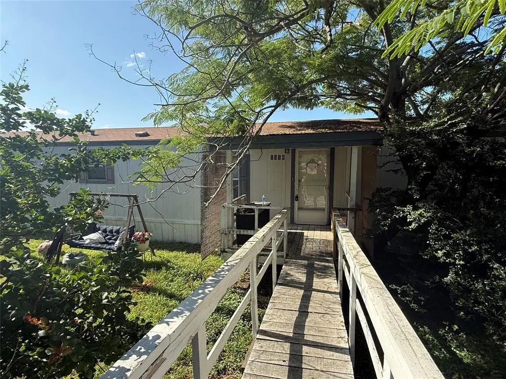 1321 Phoenix Ct