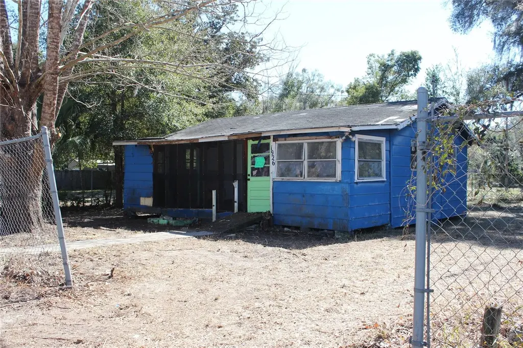 1926 NW 12th St